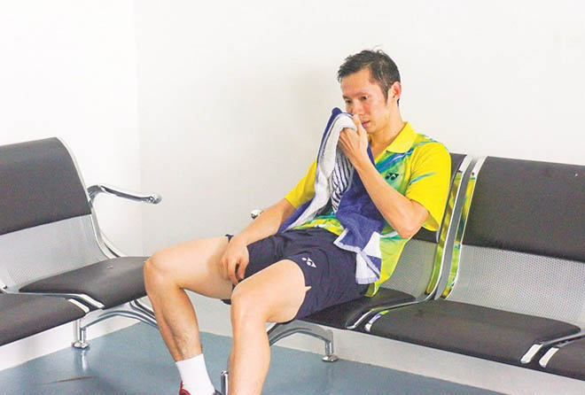  Tiến Minh chịu trận sau thất bại đau đớn ở bán kết đơn nam cầu lông SEA Games 2013 mà không có lãnh đạo nào của ngành TDTT động viên, chia sẻ ảnh: VSI