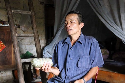 Ông Hoàng Văn Làng, trưởng thôn Nà Han. Ảnh: Nguyễn Thảo