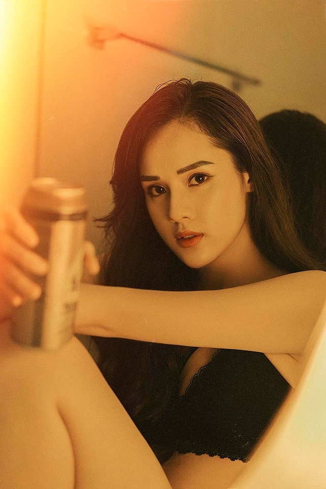 Dường như sau khi bị loại khỏi cuộc thi Miss World Vietnam 2019 và tuyên bố sẽ không tham gia thêm bất kỳ đấu trường nhan sắc nào nữa, bạn gái Trọng Đại đã lấy lại được tinh thần.