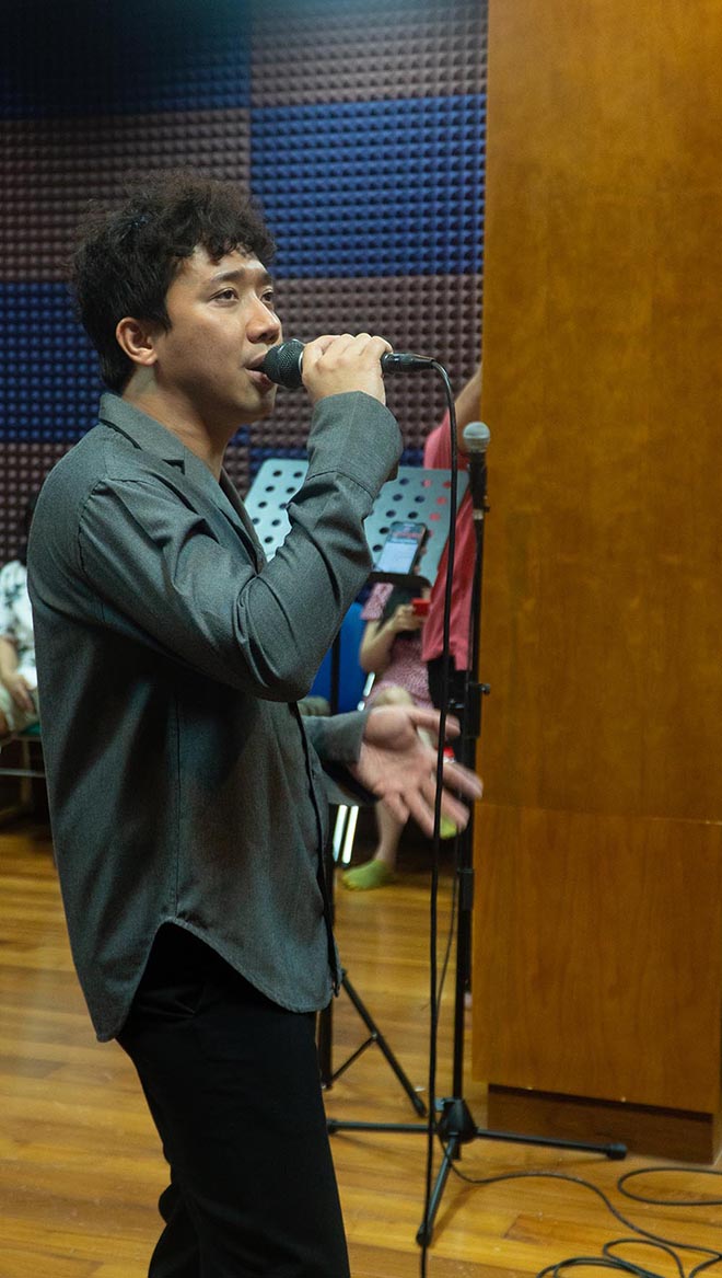 Trấn Thành hát live cùng các nghệ sĩ tên tuổi