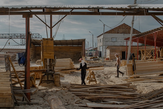 Hoạt động khai thác, chế biến gỗ ở thị trấn&nbsp;Kansk, Nga.