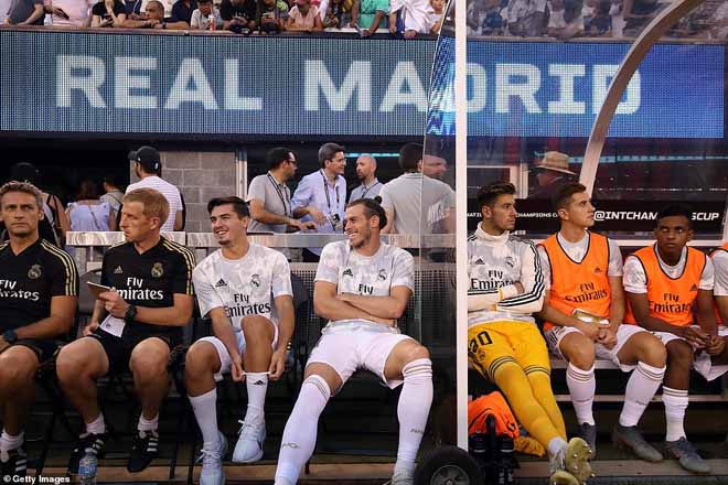Bale cười, dù Real thua thảm Atletico