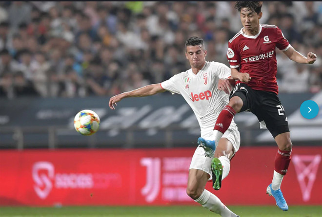 Juventus (áo trắng) gặp khó khăn bất ngờ khi đối đầu Các ngôi sao K-League