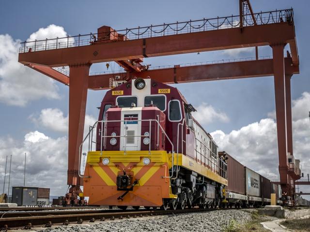 Thế giới - TQ hào phóng cho vay hàng tỉ USD khiến châu Phi chìm trong “bẫy nợ”?