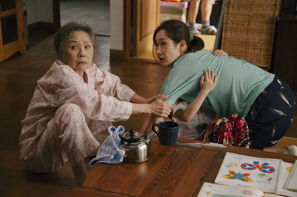 Ngay cả khi vợ bị bệnh, ông vẫn không ngừng quát mắng