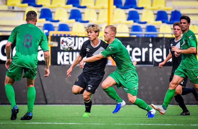 Công Phượng sẽ phải rất nỗ lực để ra sân cho Sint Truiden ở trận đấu chính thức.