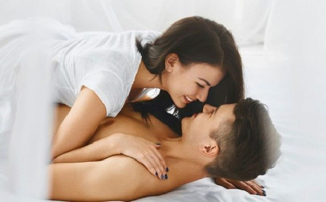 Từ khi chồng về nước, em luôn là người chủ động trong chuyện chăn gối (Ảnh minh họa)