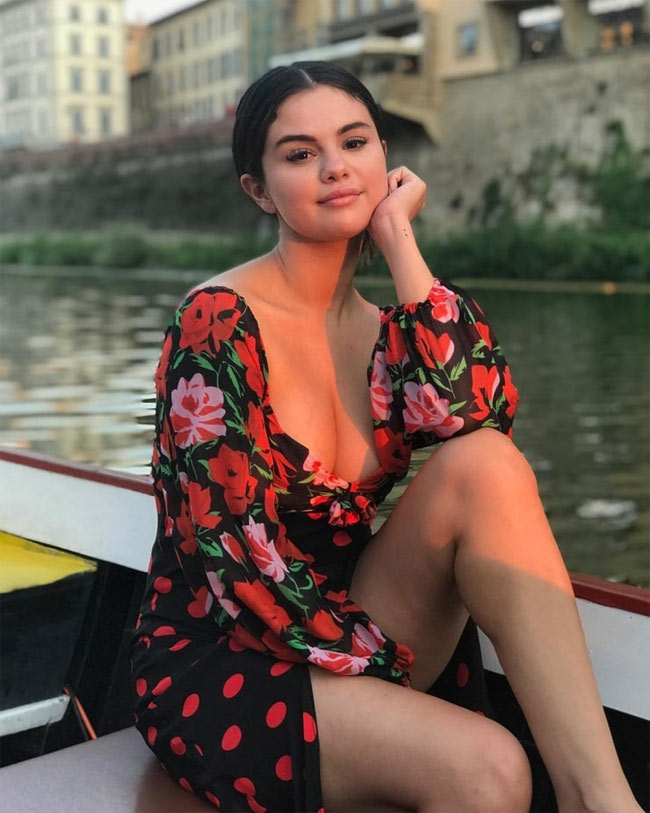 Hình ảnh khoe vẻ tròn đầy của Selena mới đây thu hút được sự chú ý và khen ngợi không ngớt vì tôn vinh nét tự nhiên. Hình ảnh nhận 10 triệu lượt "thả tim" trên Insta.