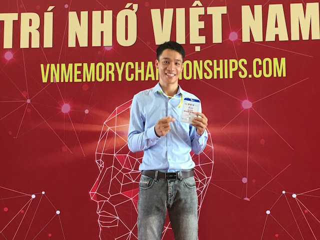 Thanh niên gây “sốc” tại cuộc thi siêu trí nhớ, bỏ xa kỷ lục Việt Nam