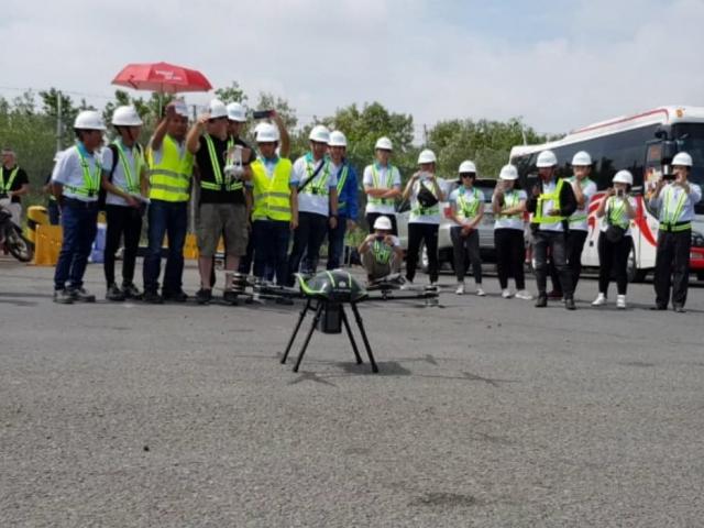 Tin tức trong ngày - Xem thiết bị bay 20 tỷ đo vẽ cảng biển chỉ mất nửa ngày