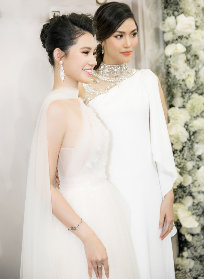 Jolie Nguyễn diện váy mỏng như sương, đọ sắc mỹ nữ đình đám Thái Lan ở Sài Gòn - 5