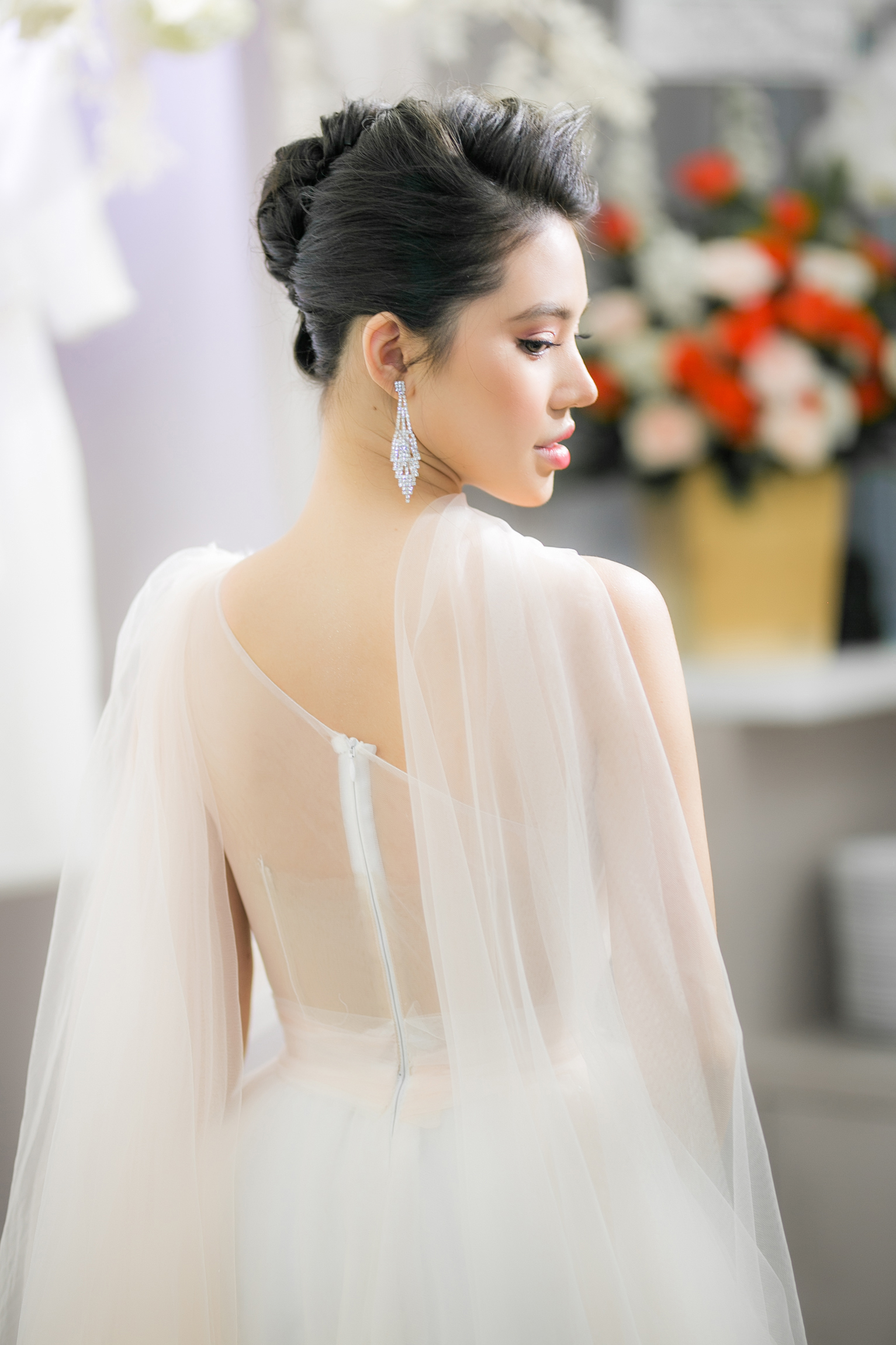 Jolie Nguyễn diện váy mỏng như sương, đọ sắc mỹ nữ đình đám Thái Lan ở Sài Gòn - 8