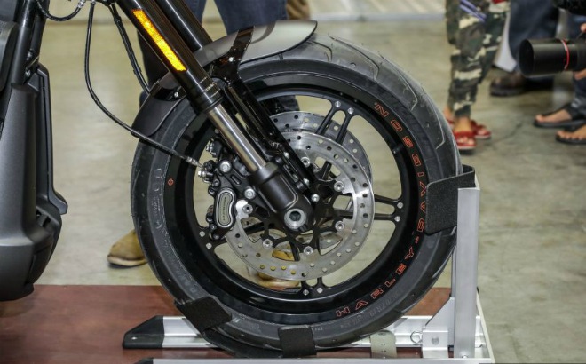 Harley-Davidson FXDR 114 giá hơn nửa tỷ khiến phái mạnh thèm khát - 5