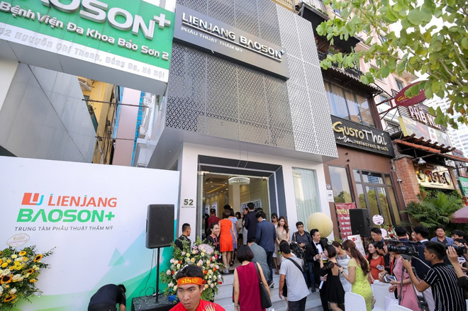 Hàng trăm khách hàng tham dự khai trương trung tâm thẩm mỹ Việt - Hàn đầu tiên tại Việt Nam - 2