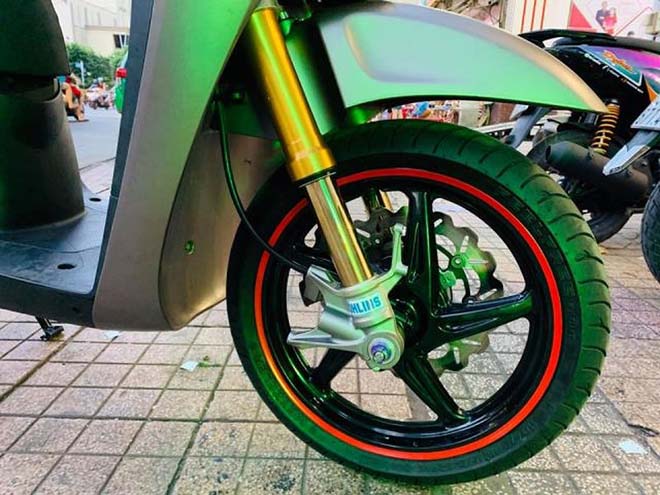 Honda SH150 nhập Ý độ đồ hơn 100 triệu cực kỳ bắt mắt của tay chơi xe Sài Thành - 4