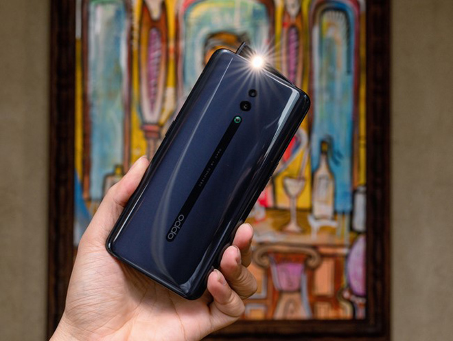 Trải nghiệm “chất” trên sản phẩm cận cao cấp