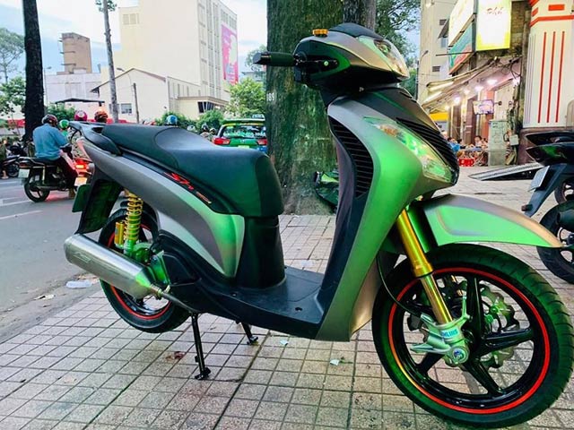Thế giới xe - Honda SH150 nhập Ý độ đồ hơn 100 triệu cực kỳ bắt mắt của tay chơi xe Sài Thành