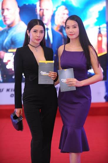 Nữ diễn viên Yan My và Lương Giang
“nóng bỏng” đọ dáng bên nhau