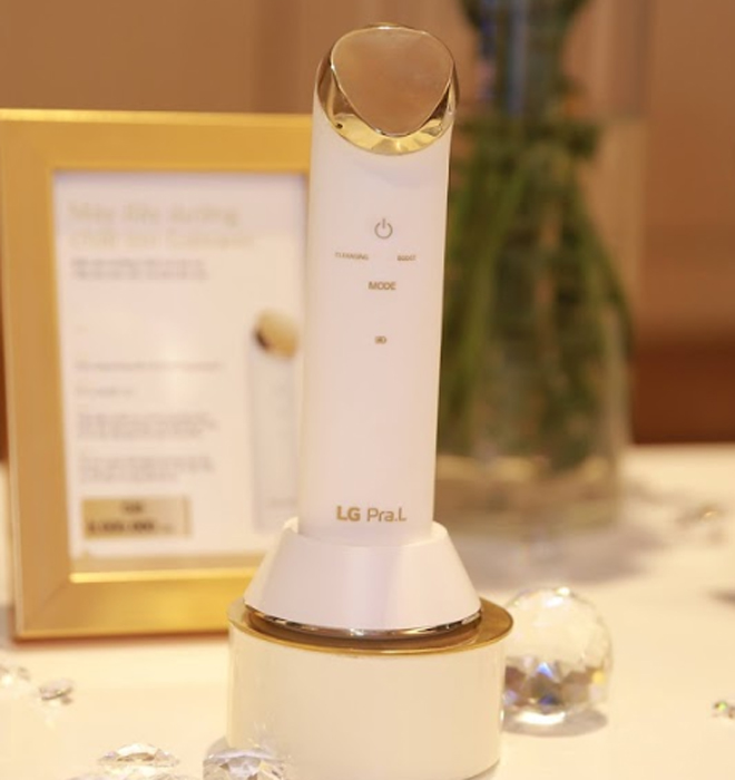 Máy đẩy dưỡng chất I-on Galvanic.