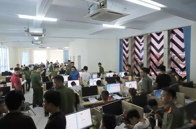 Lực lượng công an đột kích vào “sào huyệt” tội phạm ở khu đô thị Our City