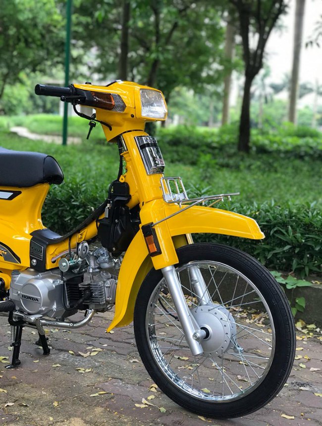 Chia sẻ với chúng tôi, chủ xe cho biết chiếc xe này có giá khá phải chăng.