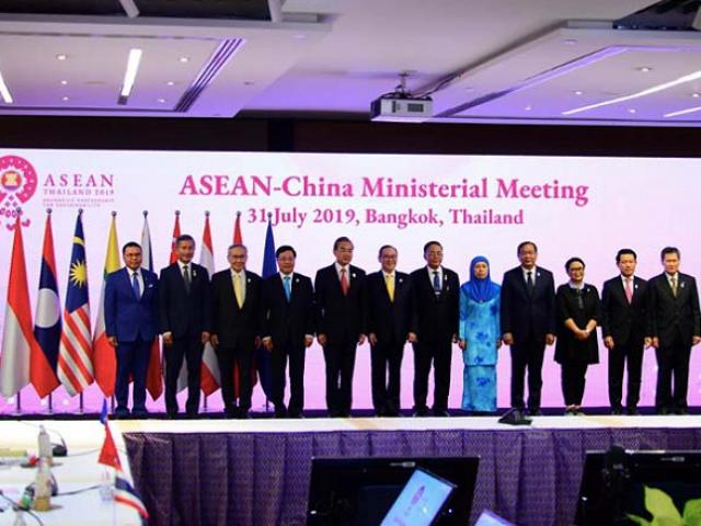 Thế giới - Việt Nam đưa vấn đề tàu HD-8 của Trung Quốc ra hội nghị ASEAN