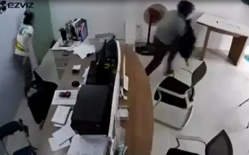 Bị nạn nhân chống trả, đối tượng tháo chạy