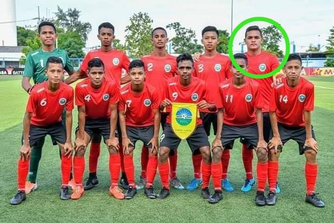 Đội trưởng của U15 Timor Leste, Paulo Domingos Gali Da Costa Freitas (khoanh xanh), bị nghi ngờ đã&nbsp;22 tuổi