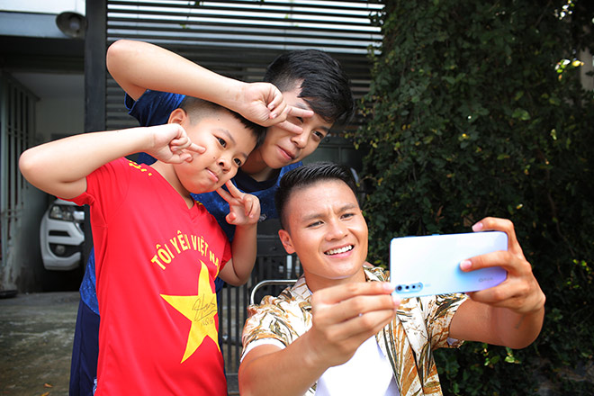 Vivo S1&nbsp; sở hữu camera selfie AI 32MP dẫn đầu phân khúc, cho chất ảnh selfie tươi sáng, lung linh và chân thật