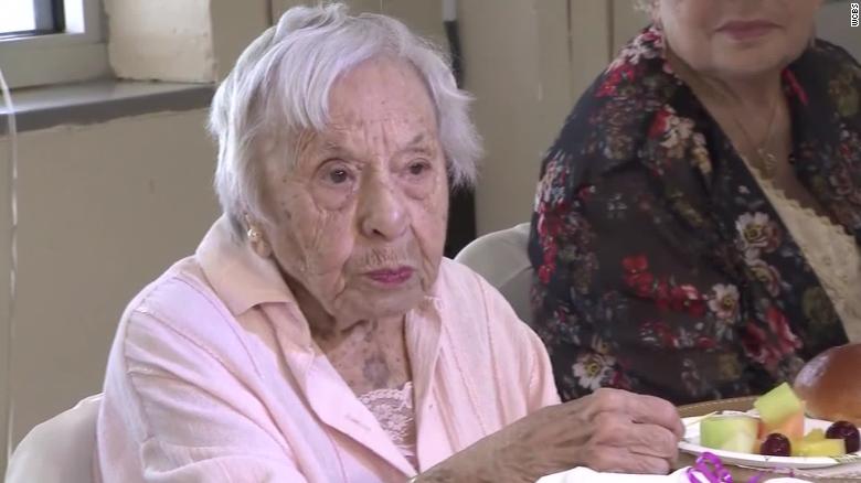 Cụ bà Louise Signore 107 tuổi tiết lộ bí mật sống lâu khiến nhiều người bất ngờ