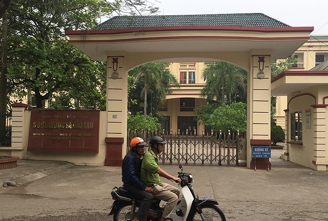 Lần đầu tiên, 5 cán bộ ở Hoà Bình có con được nâng điểm bị gọi tên.