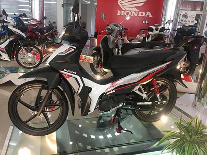 Honda Blade luôn ban chậm hơn tại các đại lý.