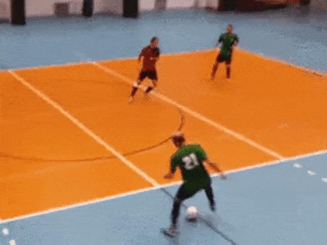 Tranh vui - Không nhịn nổi cười với tình huống trớ trêu trong bóng đá