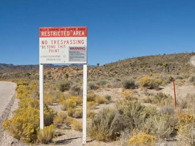 Thế giới - Bên dưới nơi Mỹ "che giấu người ngoài hành tinh" là thành phố ngầm khổng lồ?