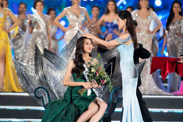 Lương Thùy Linh đã trở thành tân hoa hậu Miss World Việt Nam 2019.