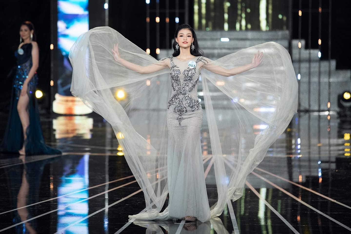 Nguyễn Hà Kiều Loan sinh năm 2000, năm nay 19 tuổi.