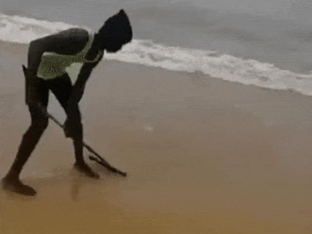 Tranh vui - Những trò "dở hơi biết bơi" của biệt đội lầy lội