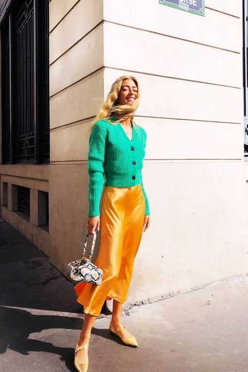 Slip-skirt là kiểu chân váy được tín đồ vô cùng ưu ái dạo gần đây