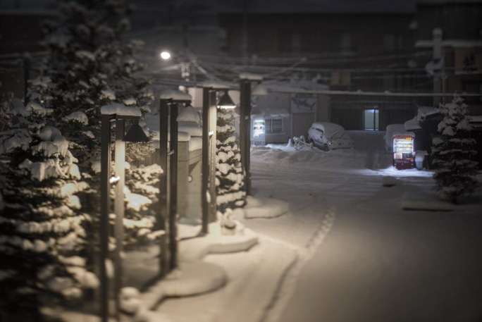Ông Ohashi nói: "Trung tâm TP Sapporo vào ban đêm. Mọi người đang ngủ nhưng máy bán hàng vẫn hoạt động". Ảnh: Eiji Ohashi