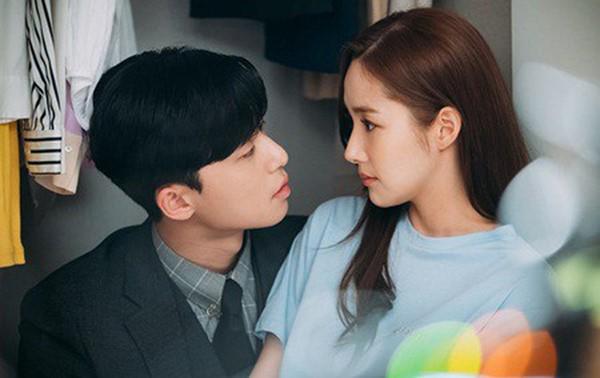 Vì mải tập trung cho sự nghiệp nên gần 30 tuổi Tuấn mới yêu và xác định lập gia đình. (ảnh minh họa)
