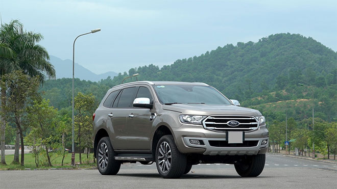 Ford Everest - Dòng xe nhập khẩu đáng mua năm 2019 - 1