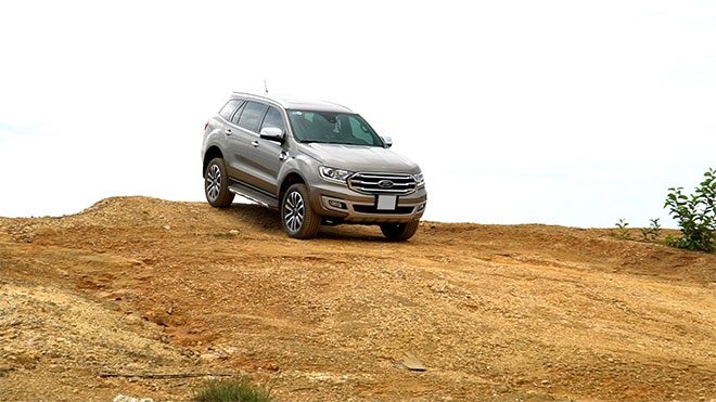 Ford Everest - Dòng xe nhập khẩu đáng mua năm 2019 - 4