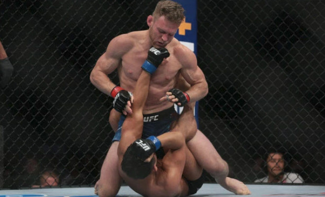 Võ sĩ Hàn Quốc lép vế