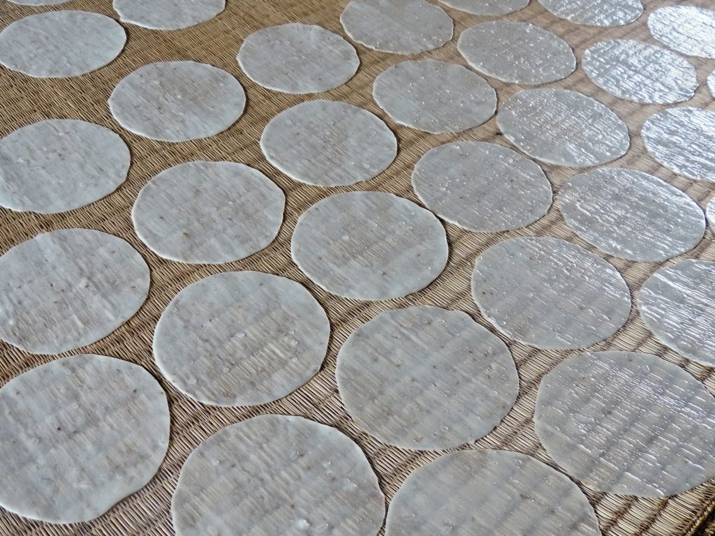 Đặc sản “danh bất hư truyền” Bến Tre: Bánh phồng Sơn Đốc tuyệt ngon - 2