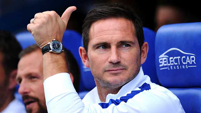 Lampard cho Chelsea đá 4-2-3-1 rất nhiều trong các trận giao hữu