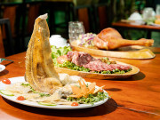 Thưởng thức món ngon, độc, lạ tại quận 7 tới ngay Vườn ẩm thực Lộc Ấn