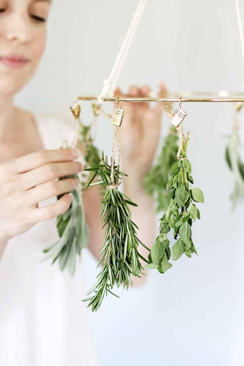 Phụ nữ Nga đẹp nhất châu Âu nhờ phương pháp &#34;bọc nóng&#34; độc đáo - 2