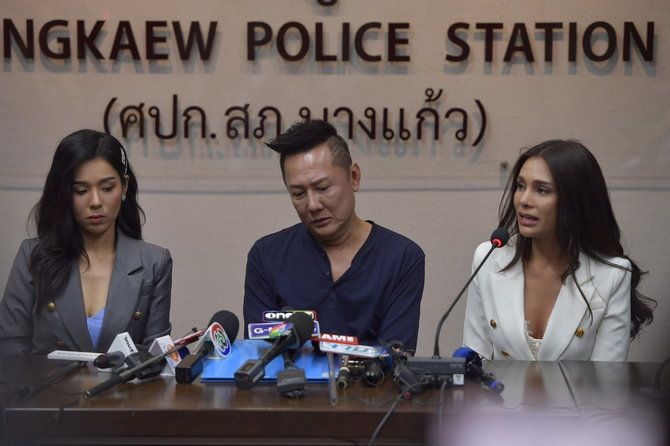 Chủ tịch Miss Grand Thái Lan cũng xuất hiện cùng Coco Arayha Suparurk.