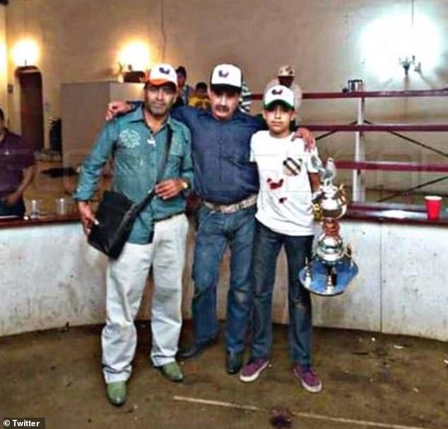 Băng đảng nguy hiểm nhất Mexico treo cổ trùm băng đối thủ trên đường cao tốc - 1