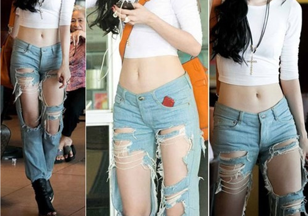 Cần tránh trang phục hở bạo như thế này.